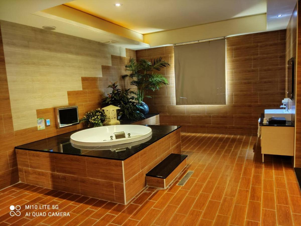 Blue Sky Motel Guishan Εξωτερικό φωτογραφία