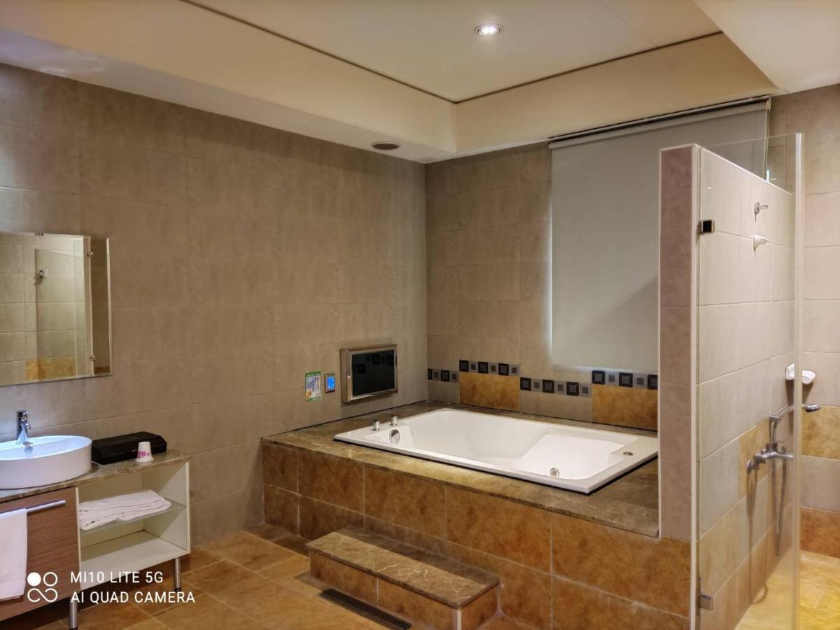 Blue Sky Motel Guishan Εξωτερικό φωτογραφία